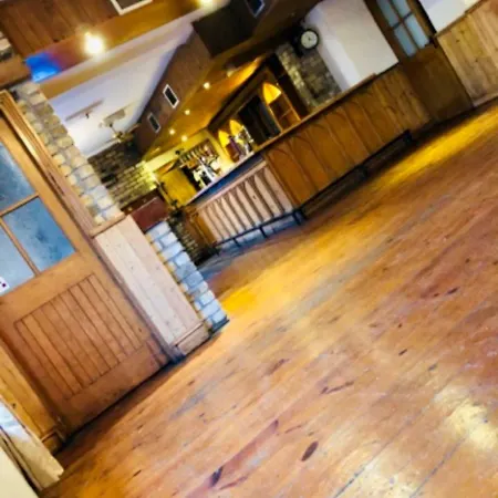 Lodge 3 Mins From Obama Plaza *