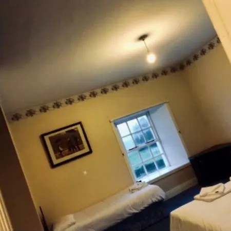 Lodge 3 Mins From Obama Plaza *